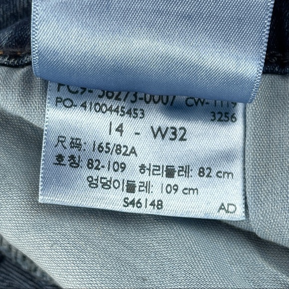 Signature Levis Jean Shorts Womens 14 Modern Shorts Blue Denim - Picture 3 of 9